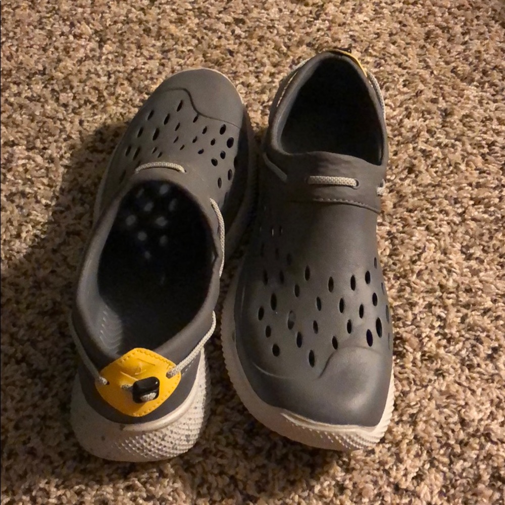 Men’s Sperry water shoes size 11